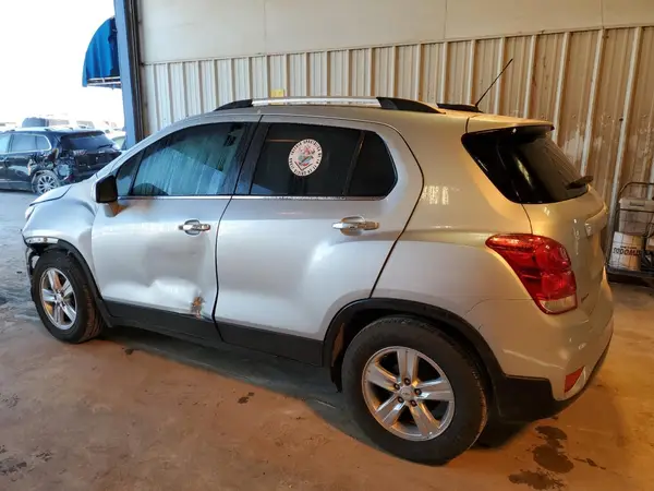 KL7CJLSB8KB793305 2019 CHEVROLET TRAX - Image 2