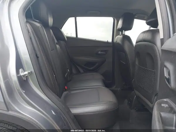 KL7CJLSB8KB796074 2019 CHEVROLET TRAX - Image 8