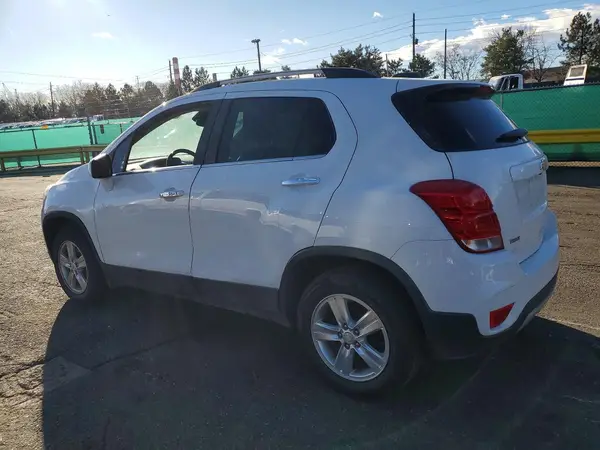 KL7CJLSB8KB823113 2019 CHEVROLET TRAX - Image 2