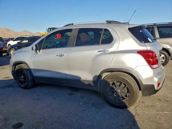 KL7CJLSB8KB845824 2019 CHEVROLET TRAX - Image 2