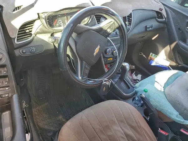 KL7CJLSB8KB845824 2019 CHEVROLET TRAX - Image 8