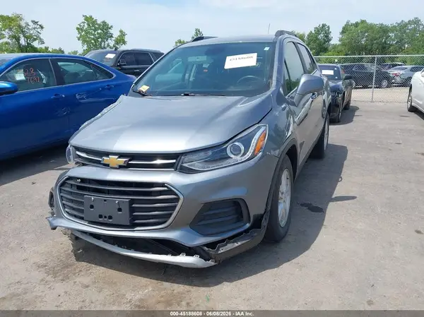KL7CJLSB8KB864535 2019 CHEVROLET TRAX - Image 2