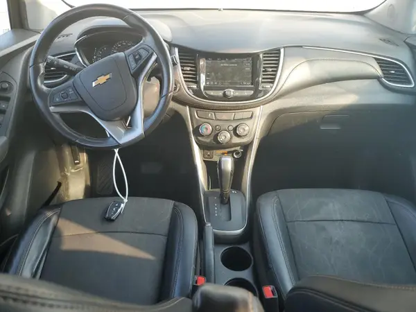 KL7CJLSB8KB871663 2019 CHEVROLET TRAX - Image 8