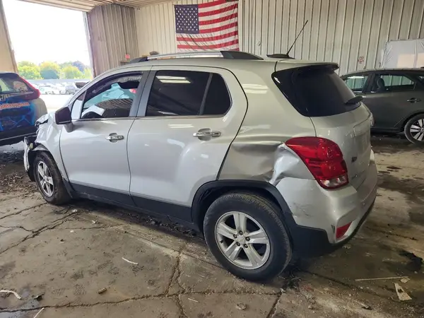 KL7CJLSB8KB892643 2019 CHEVROLET TRAX - Image 2