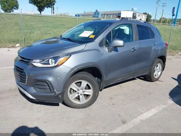 KL7CJLSB8KB905732 2019 CHEVROLET TRAX - Image 2