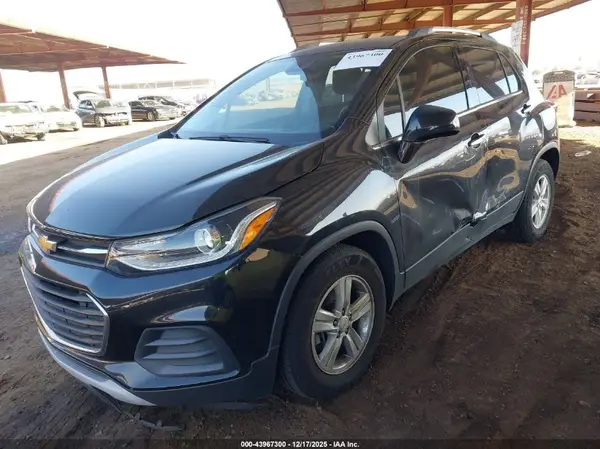 KL7CJLSB8KB919405 2019 CHEVROLET TRAX - Image 2