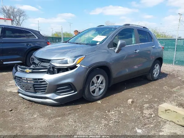 KL7CJLSB8KB930453 2019 CHEVROLET TRAX - Image 2