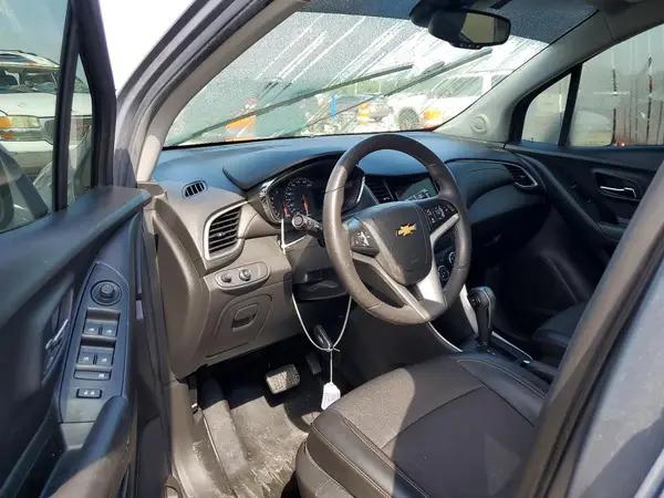 KL7CJLSB8KB931389 2019 CHEVROLET TRAX - Image 8