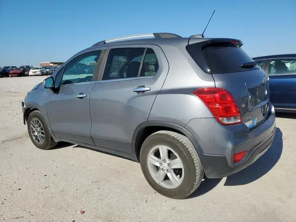 KL7CJLSB8KB940724 2019 CHEVROLET TRAX - Image 2