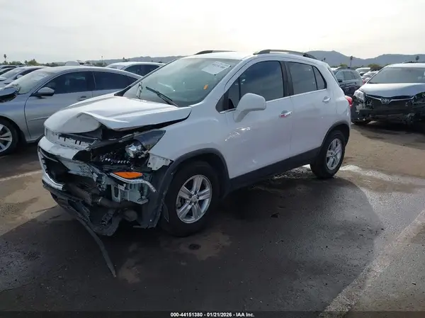 KL7CJLSB8KB954378 2019 CHEVROLET TRAX - Image 2