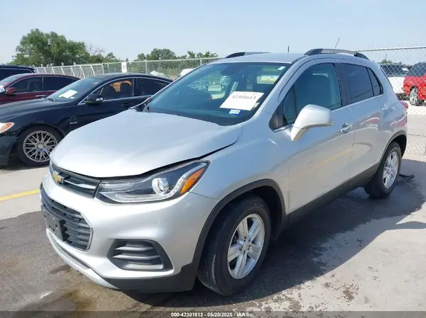 KL7CJLSB8KB955398 2019 CHEVROLET TRAX - Image 2