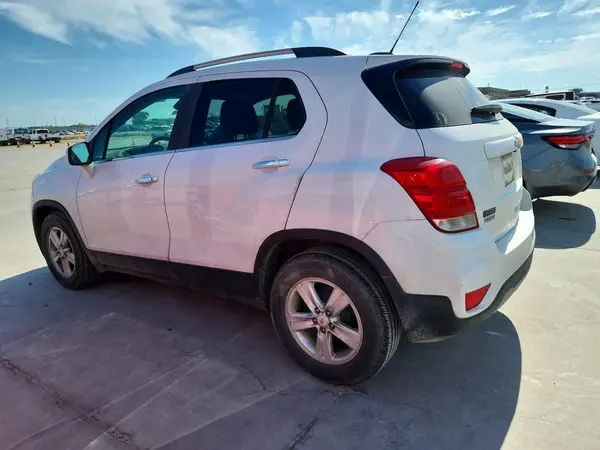 KL7CJLSB8KB955434 2019 CHEVROLET TRAX - Image 2