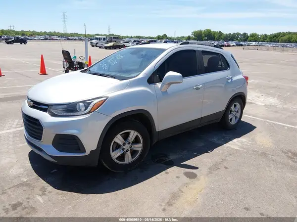 KL7CJLSB8KB961735 2019 CHEVROLET TRAX - Image 2