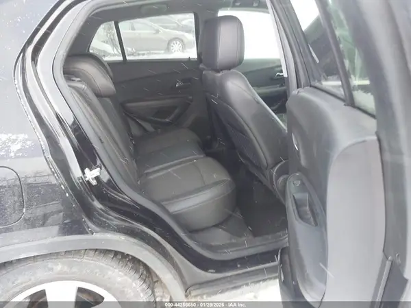 KL7CJLSB8LB002840 2020 CHEVROLET TRAX - Image 8