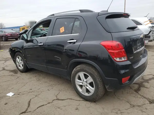 KL7CJLSB8LB005687 2020 CHEVROLET TRAX - Image 2