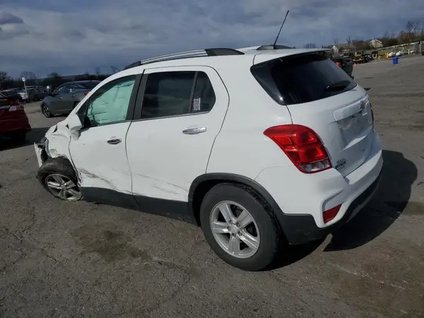 KL7CJLSB8LB007052 2020 CHEVROLET TRAX - Image 2