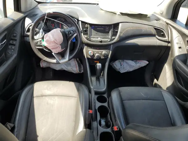 KL7CJLSB8LB008220 2020 CHEVROLET TRAX - Image 8