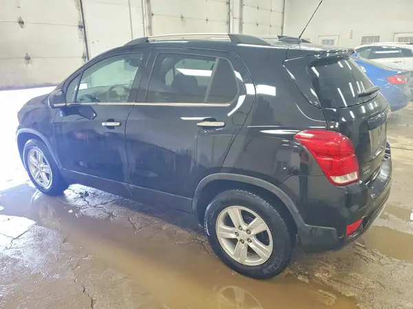 KL7CJLSB8LB008282 2020 CHEVROLET TRAX - Image 2