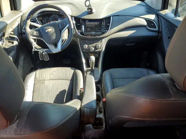 KL7CJLSB8LB008282 2020 CHEVROLET TRAX - Image 8