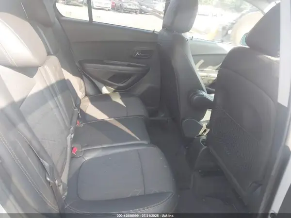 KL7CJLSB8LB027060 2020 CHEVROLET TRAX - Image 8