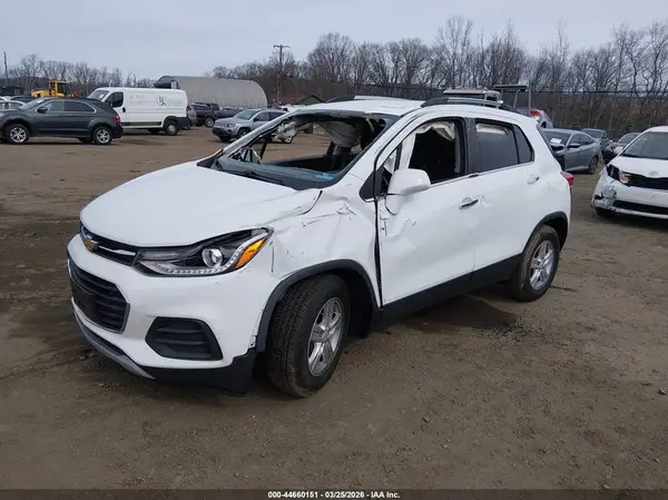 KL7CJLSB8LB027771 2020 CHEVROLET TRAX - Image 2