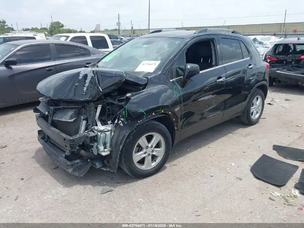 KL7CJLSB8LB040911 2020 CHEVROLET TRAX - Image 2