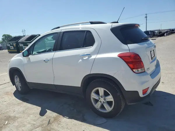 KL7CJLSB8LB058390 2020 CHEVROLET TRAX - Image 2