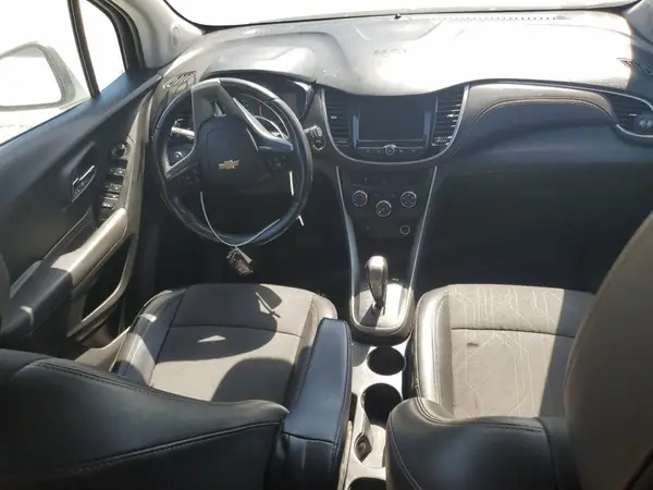 KL7CJLSB8LB058390 2020 CHEVROLET TRAX - Image 8