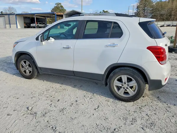 KL7CJLSB8LB060401 2020 CHEVROLET TRAX - Image 2