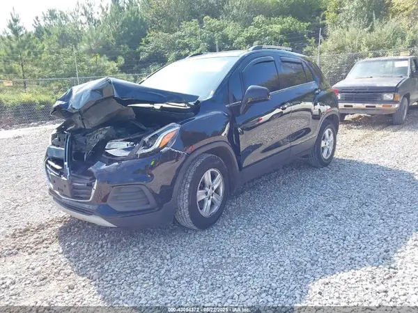 KL7CJLSB8LB067915 2020 CHEVROLET TRAX - Image 2