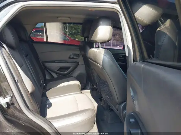 KL7CJLSB8LB067915 2020 CHEVROLET TRAX - Image 8