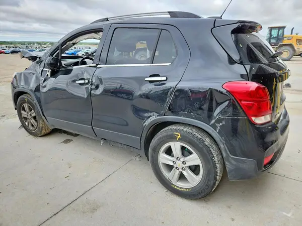 KL7CJLSB8LB069387 2020 CHEVROLET TRAX - Image 2