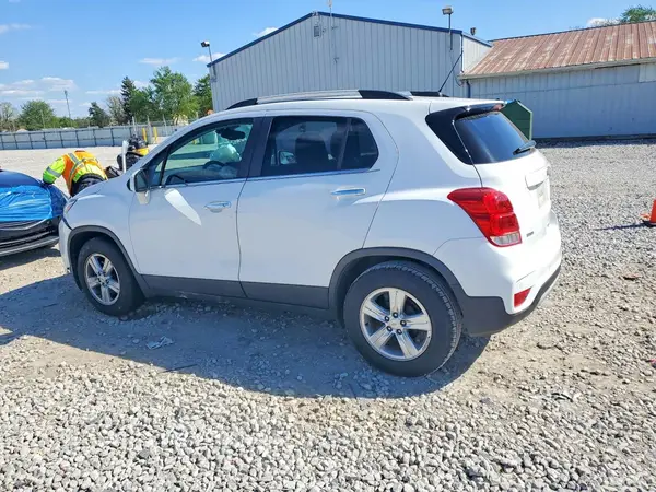 KL7CJLSB8LB072631 2020 CHEVROLET TRAX - Image 2