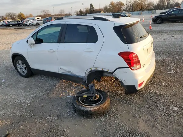KL7CJLSB8LB320988 2020 CHEVROLET TRAX - Image 2