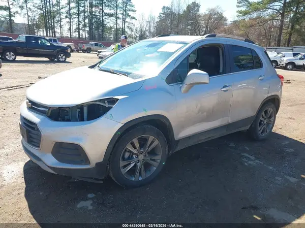 KL7CJLSB8LB322062 2020 CHEVROLET TRAX - Image 2