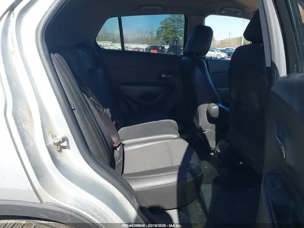 KL7CJLSB8LB322062 2020 CHEVROLET TRAX - Image 8