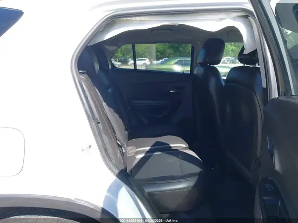 KL7CJLSB8LB324006 2020 CHEVROLET TRAX - Image 8