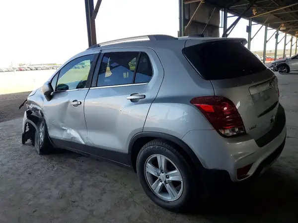 KL7CJLSB8LB330470 2020 CHEVROLET TRAX - Image 2