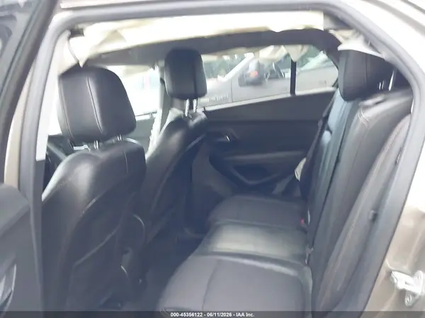 KL7CJLSB8LB348063 2020 CHEVROLET TRAX - Image 8