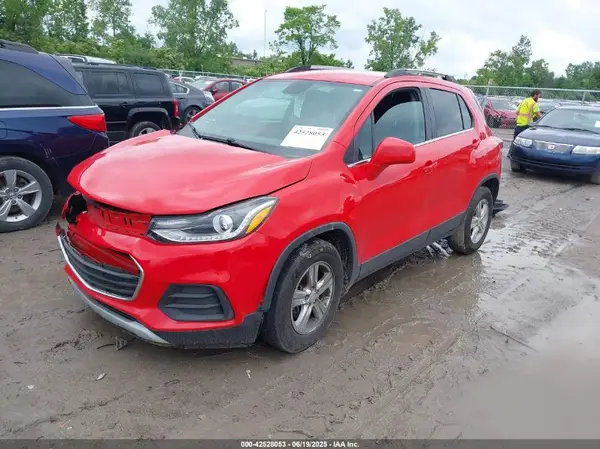 KL7CJLSB8LB348774 2020 CHEVROLET TRAX - Image 2