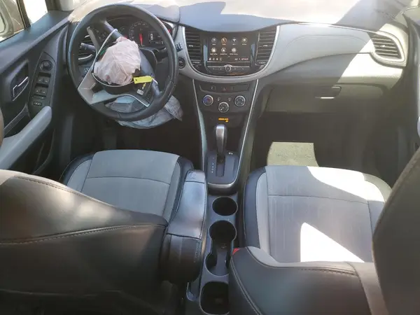 KL7CJLSB8LB353733 2020 CHEVROLET TRAX - Image 8