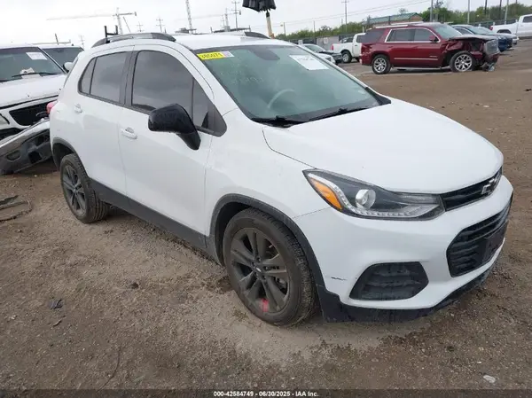 KL7CJLSB8MB311497 2021 CHEVROLET TRAX - Image 1