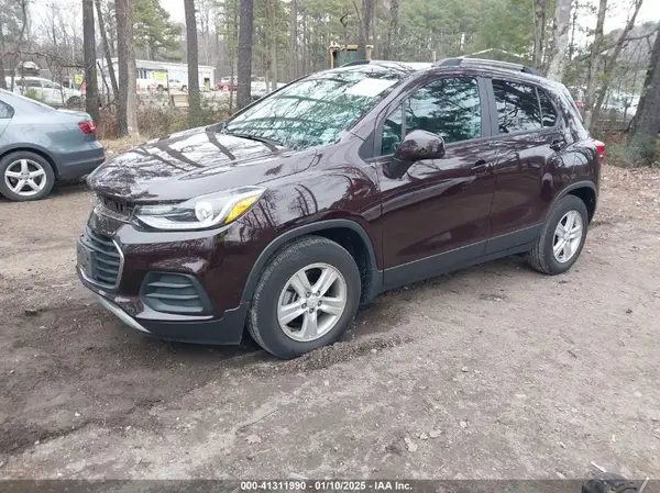 KL7CJLSB8MB320197 2021 CHEVROLET TRAX - Image 2
