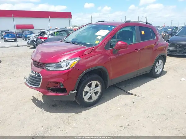 KL7CJLSB8MB322077 2021 CHEVROLET TRAX - Image 2