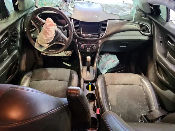 KL7CJLSB8MB323391 2021 CHEVROLET TRAX - Image 8