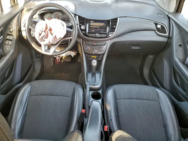 KL7CJLSB8MB324587 2021 CHEVROLET TRAX - Image 8