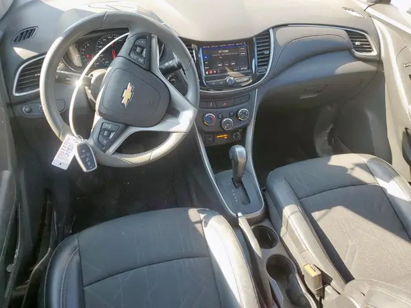 KL7CJLSB8MB325593 2021 CHEVROLET TRAX - Image 8