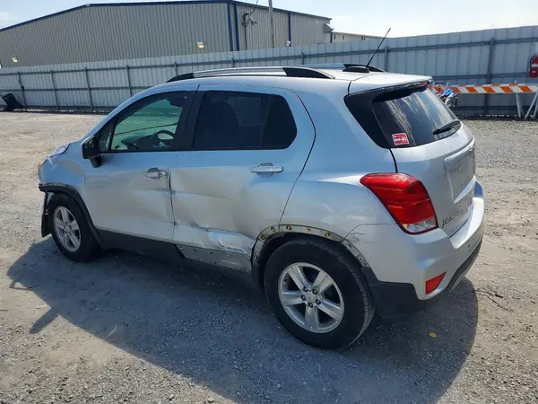 KL7CJLSB8MB326307 2021 CHEVROLET TRAX - Image 2