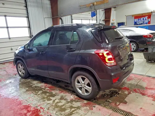 KL7CJLSB8MB326551 2021 CHEVROLET TRAX - Image 2