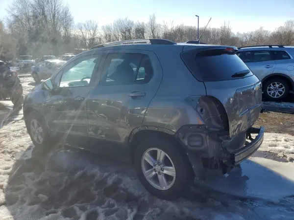 KL7CJLSB8MB326646 2021 CHEVROLET TRAX - Image 2